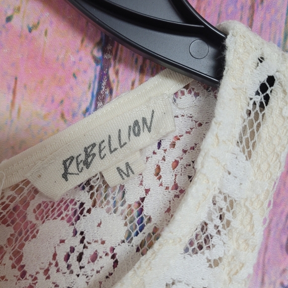 Rebellion medium lace dress - Picture 5 of 7